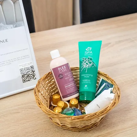 T2 - Avec Piscine Garage Et Tennis *