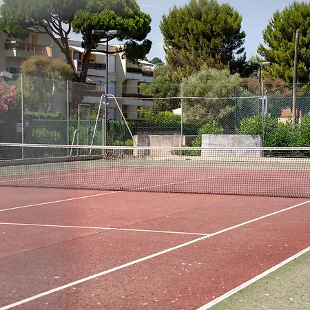 T2 - Avec Piscine Garage Et Tennis דירה