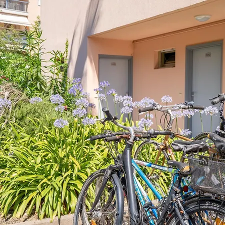 T2 - Avec Piscine Garage Et Tennis דירה