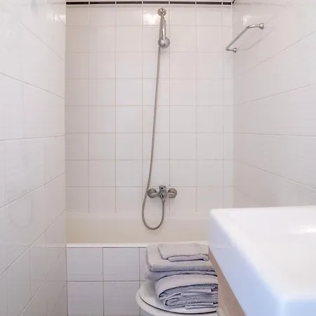 T2 - Avec Piscine Garage Et Tennis דירה