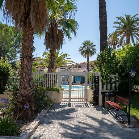 T2 - Avec Piscine Garage Et Tennis דירה